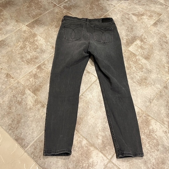 Calvin Klein High Rise Skinny Jeans Gray Faded Stretchy Pockets Size 10 / 30 - Picture 4 of 11